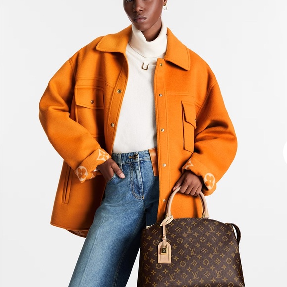 Authentic Louis Vuitton Grand Palais Handbag - Picture 6 of 7